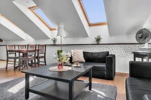 Dining - Vilnius Old Town Amber Penthouse (self check-in) (Vilnius)