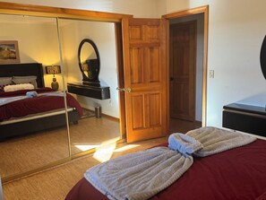 3 soverom, strykejern/-brett, wi-fi og sengetøy