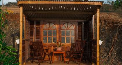 Rustic Casona w. Seaview, Jacuzzi, Fire Pit & AC between Cabo Rojo & Lajas