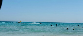 Spacious bright apartment 300 m from the beach - tourist area - wifi