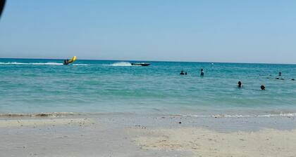 Spacieux Appartement lumineux Ă 300 m de la plage- zone touristique- wifi