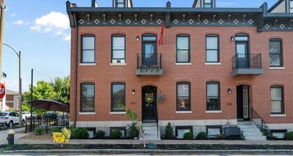 Experience Luxury - just steps away from live music & food