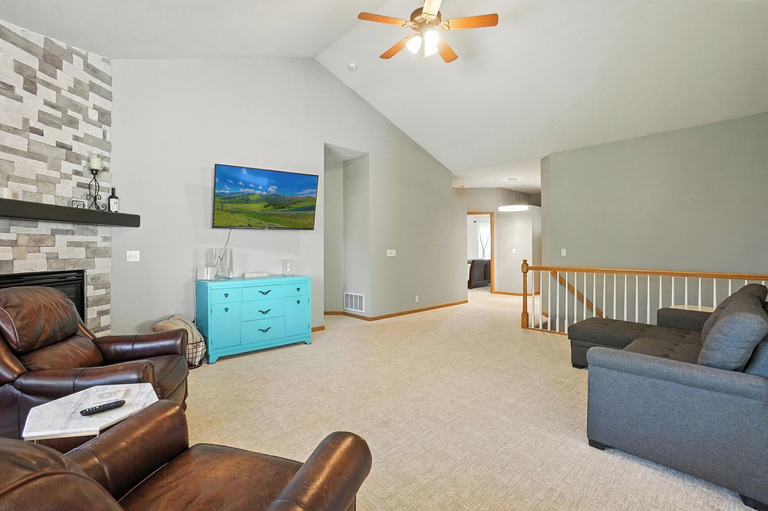 Smart TV, fireplace, DVD player