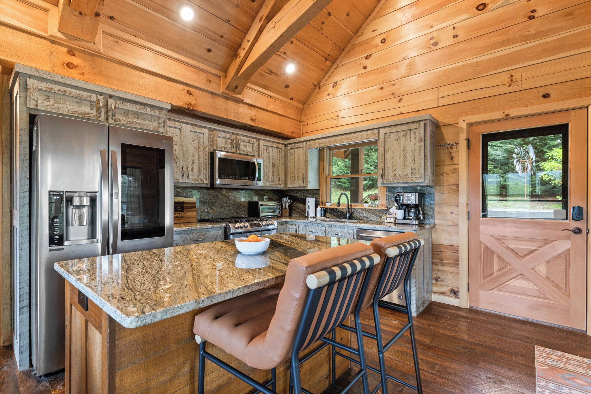 Mikrobølgeovn, ovn, kogeplade, opvaskemaskine