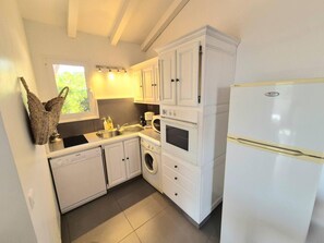 Micro-ondes, four, plaque de cuisson, lave-vaisselle