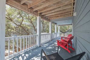 Terrace/patio - 1742 - Sunny Daze - Dog-Friendly Corolla Retreat | Pool & Hot Tub (Corolla)