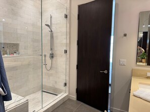 Shower, hair dryer, towels, soap - 1 bedroom condo in enchanting Santa Barbara by the water! (Santa Barbara)