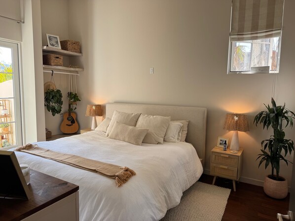 1 bedroom, WiFi, bed sheets - 1 bedroom condo in enchanting Santa Barbara by the water! (Santa Barbara)