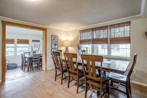 Dining - Spacious Lakeview Oasis with Pool + Hot Tub (Clifton)