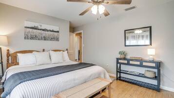 4 habitaciones, tabla de planchar con plancha y cuna de viaje