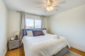 6 slaapkamers, een bureau, een strijkplank/strijkijzer, gratis wifi