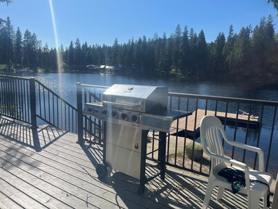 3-bedroom lakefront cabin with WiFi, AC and a private dock.  Bring the family!