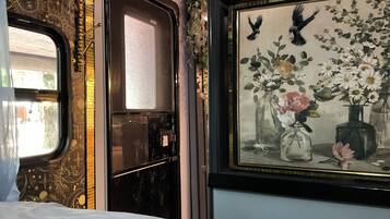 1 habitación, wifi y ropa de cama