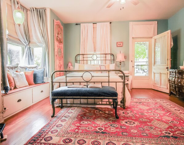 1 bedroom, desk, iron/ironing board, free WiFi