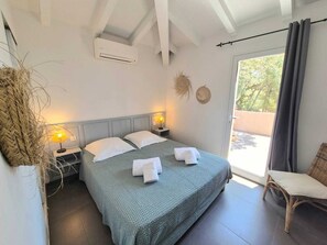 2 chambres, fer et planche à repasser, lit parapluie, Wi-Fi gratuit