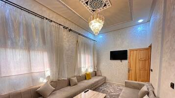 TV connectée, livres, chaßne hi-fi