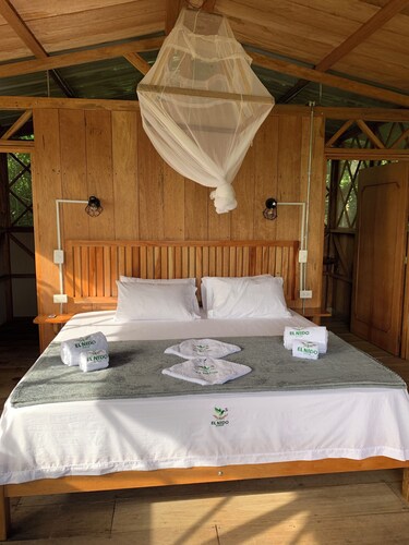 Cabaña El Nido: family comfort next to Caño Cristales + chef at your disposal.