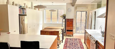 Microwave, oven, stovetop, dishwasher