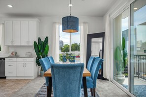 Dining - Multi-Level Corner Home in Prime Gated Community (Los Angeles)