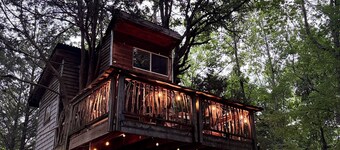 Marlowe Treehouse - Surrounded by nature in Eufaula, OK