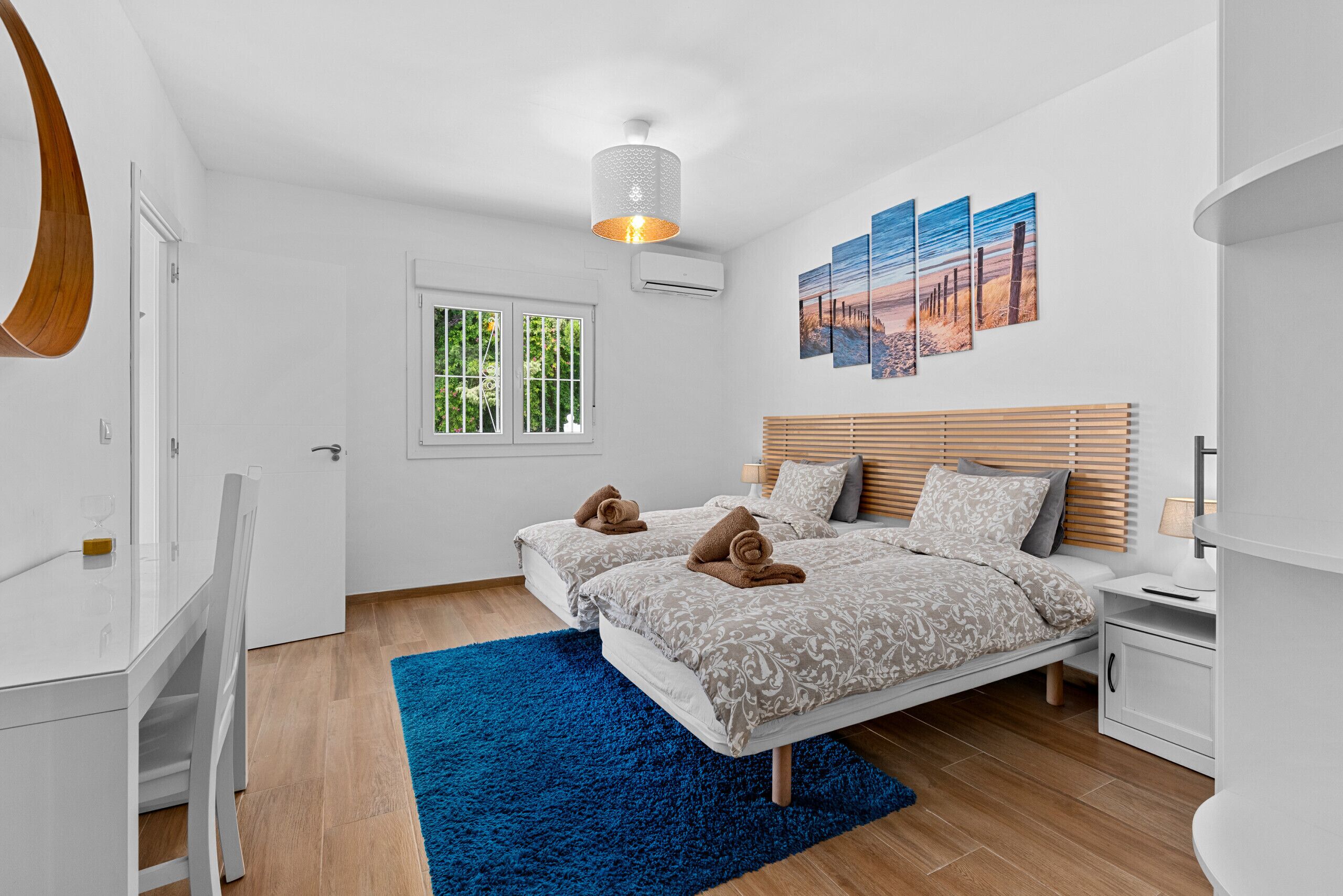 4 bedrooms, iron/ironing board, free WiFi, bed sheets