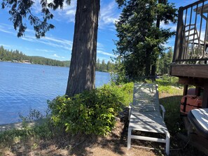 Property grounds - Family friendly 3-bedroom lake front cabin in Newport with a private dock (Newport)