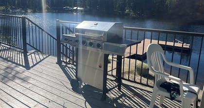 Family friendly 3-bedroom lake front cabin in Newport with a private dock