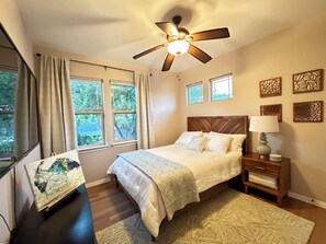 3 bedrooms, desk, iron/ironing board, free WiFi