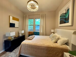 3 Schlafzimmer, Schreibtisch, Bügeleisen/Bügelbrett, kostenloses WLAN