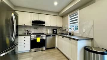 House, Garden View | Private kitchen