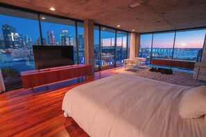 3 slaapkamers, een bureau, een strijkplank/strijkijzer, gratis wifi