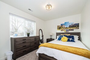 3 bedrooms, desk, iron/ironing board, WiFi