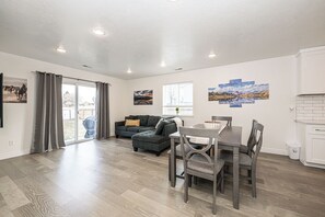Smart TV, fireplace, offices