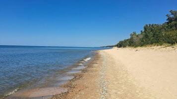 Camastros y toallas de playa