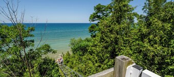 Luxe family Retreat - Walk to Private Beach - Pool - Hot Tub - Arcades