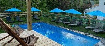 Spacious 5 bedroom home with private beach access, heated pool, arcades, & more!