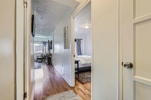 1 bedroom, desk, iron/ironing board, free WiFi