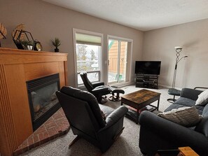 TV connectée, cheminée, baby-foot