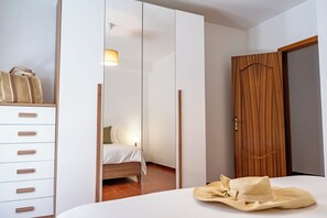 1 室のベッドルーム、アイロン / アイロン台、旅行用ベビーベッド、WiFi (無料)