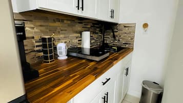 冰箱、微波炉、炉灶、茶具/咖啡用具