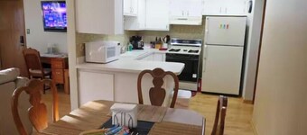 ~Home Comforts, Roku SmartTV, Fast WiFi~