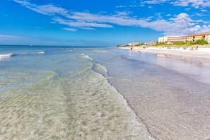 Beach nearby - Waterfront Manatee Home Pool, Dock, Optional Boat (Indian Rocks Beach)