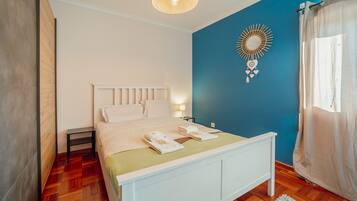 4 bedrooms, iron/ironing board, free WiFi, bed sheets