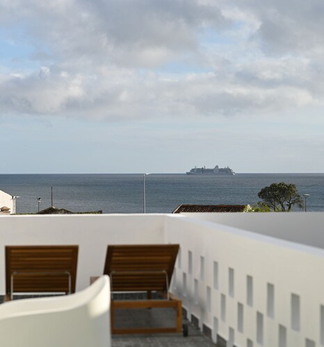 LAGOA SEA VIEW by VACATIONY