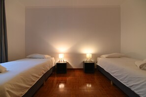 5 bedrooms, iron/ironing board, free WiFi, bed sheets