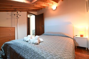 5 soverom, strykejern/-brett, wi-fi (inkludert) og sengetøy