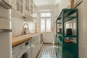 Fridge, microwave, oven, dishwasher