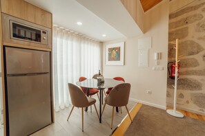 Dining - CITY CENTER COMFORT APARTMENT B by VACATIONY (Oporto)