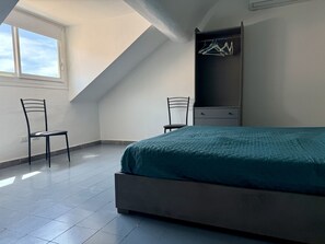 1 habitación, wifi gratis y ropa de cama