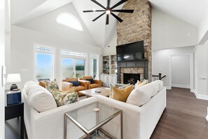 Smart TV, fireplace, video games, ping pong - Private Waterfront Home with Pool, Hot Tub - ideal for up to 16 (Denver)